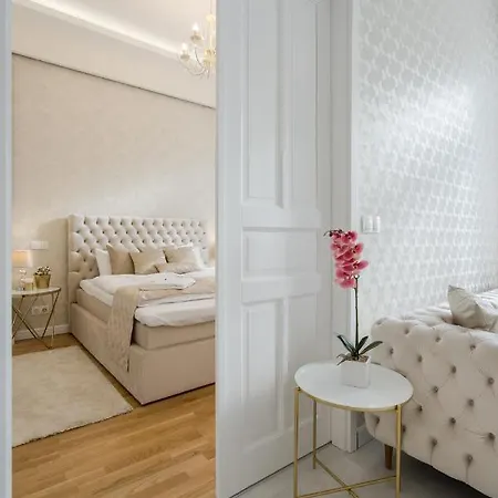 Apartment Bpr Etienne Charming Budapest
