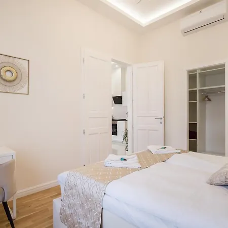 Apartment Bpr Etienne Charming *