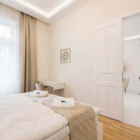 Bpr Etienne Charming *